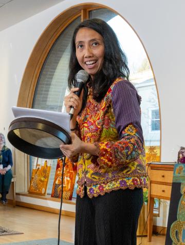 Dinny Aletheiani speaks to a crowd at the Yale Southeast Asia Spring Festival on March 29, 2024